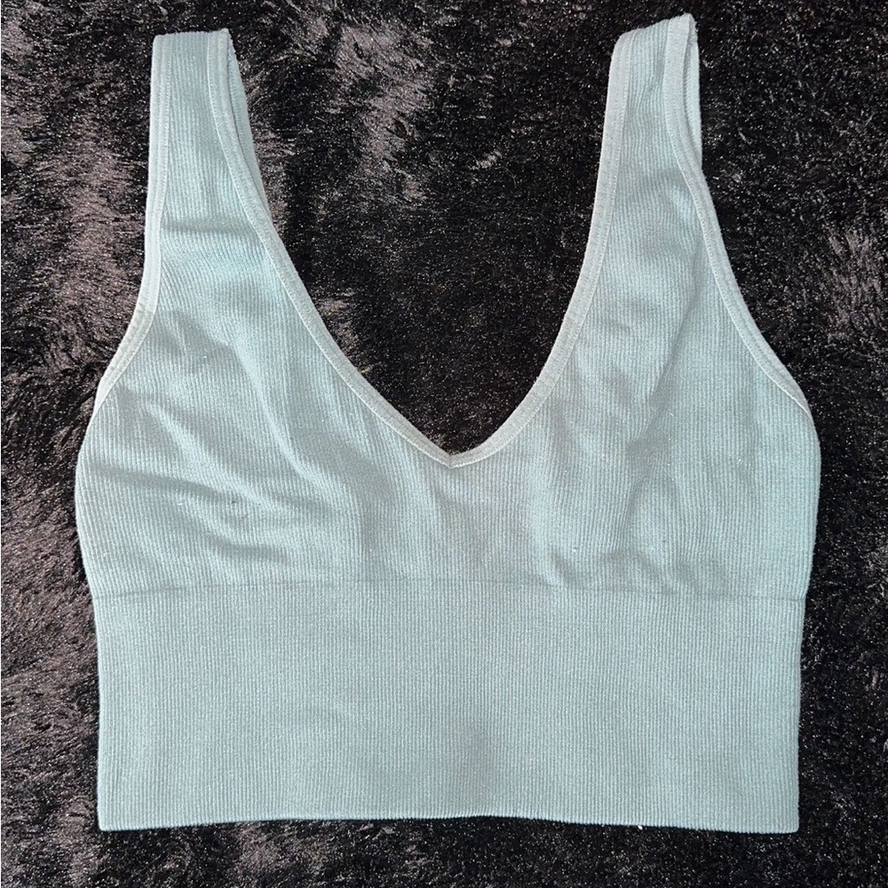 teal cropped tank top